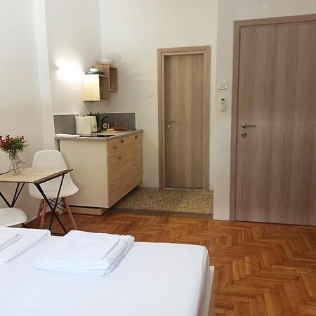 Appartamento Rustic Studio Atene Esterno foto